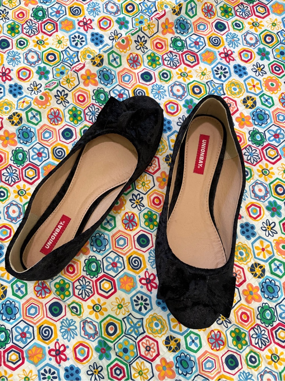 FREE WITH ANY PURCHASE!! UNIONBAY Black Women's Bow-Accent Velvet Flats